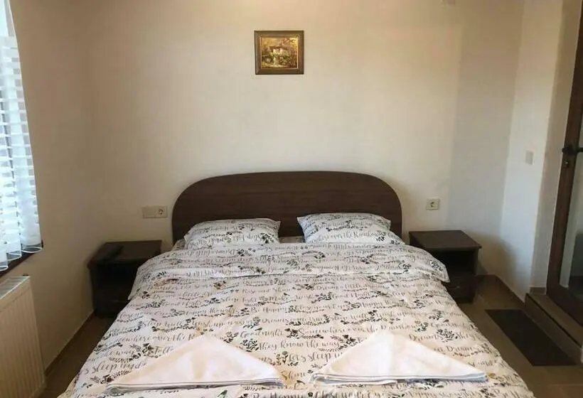 スタンダードルーム, къща за гости градината