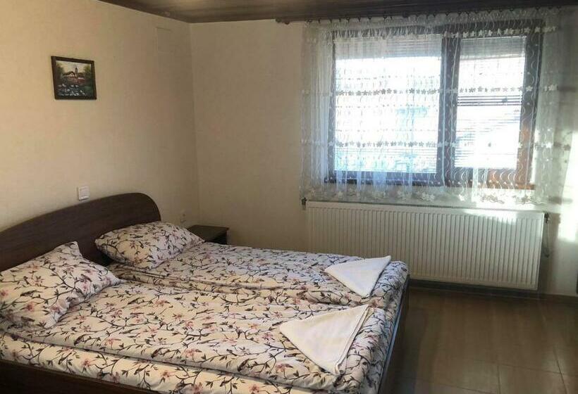 Номер Стандарт, къща за гости градината