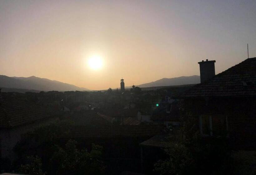 Номер Стандарт Трехместный, къща за гости градината