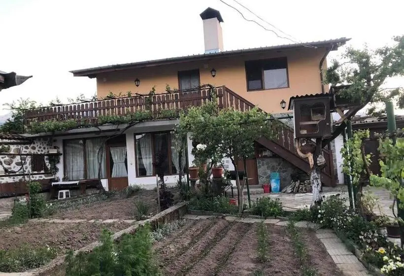 ２ベッドルームハウス, къща за гости градината
