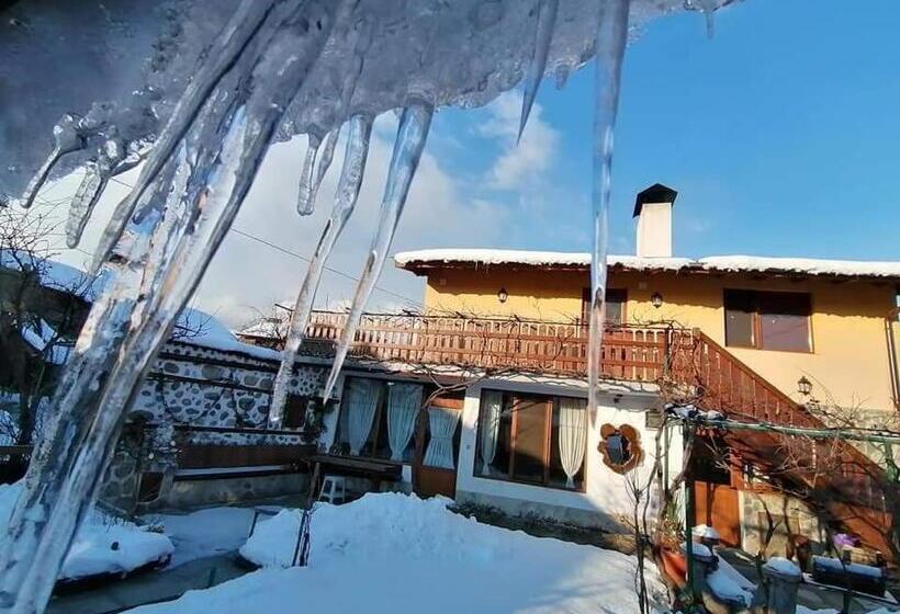 Дом 2 Спальни, къща за гости градината