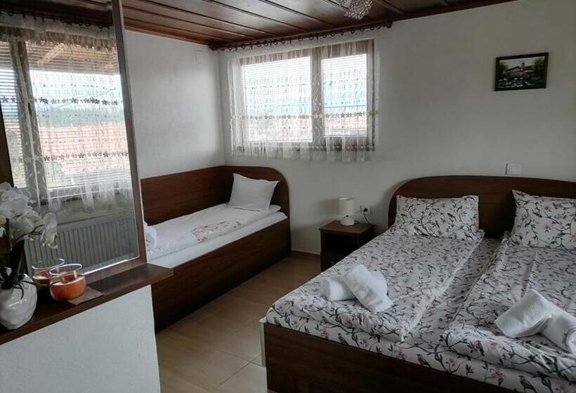 Дом 2 Спальни, къща за гости градината