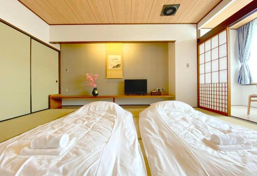 اتاق استاندارد چهار تخته, Fuji Yamanakako Resort