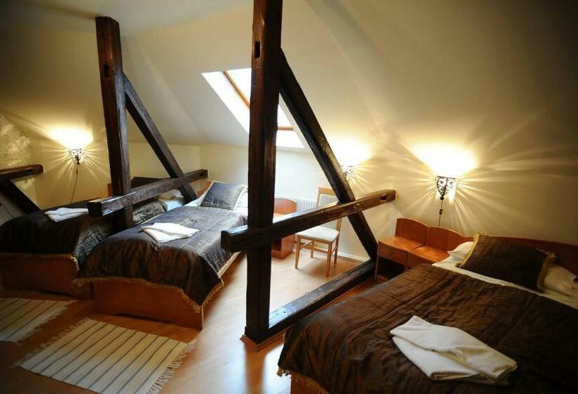 اتاق استاندارد چهار تخته, Minaret&étterem