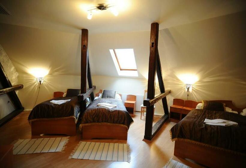 اتاق استاندارد چهار تخته, Minaret&étterem