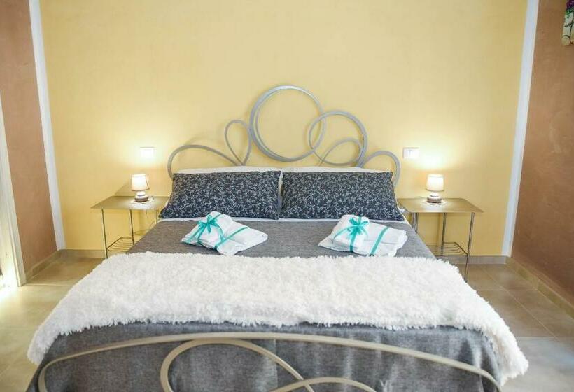 اتاق لوکس با تخت بزرگ, La Corte Di Bismary B&b