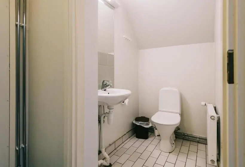エコノミー4人部屋, Comfort Guesthouse