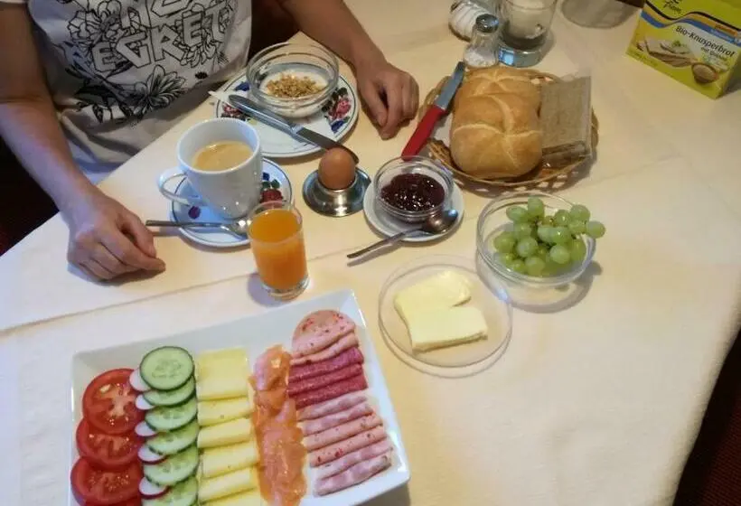バルコニー付きスタンダードルーム, Gästehaus Holaus