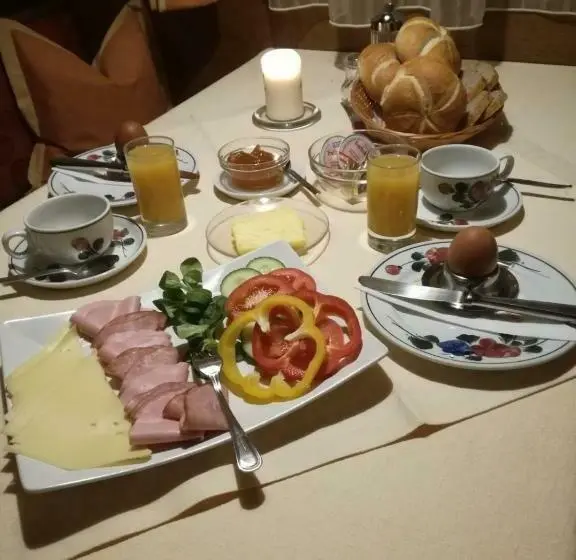 バルコニー付きスタンダードルーム, Gästehaus Holaus