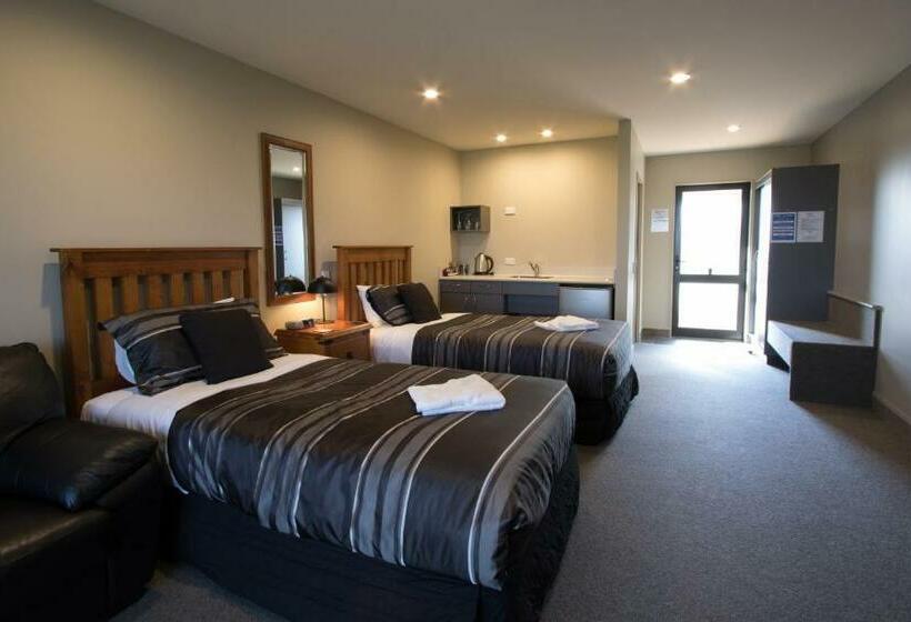 اتاق لوکس, Stations Inn