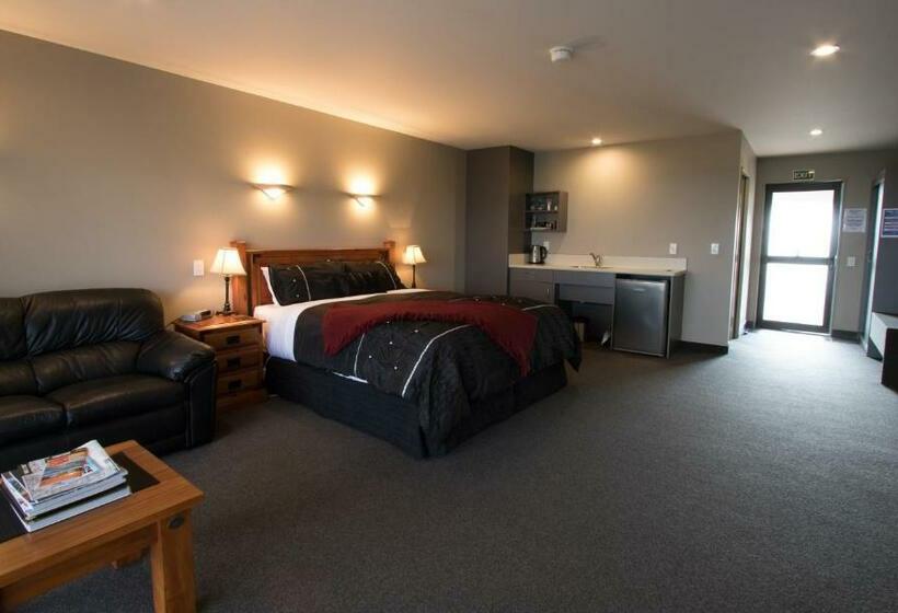 استودیوی لوکس, Stations Inn