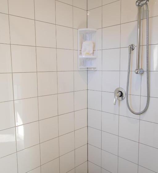 استودیوی لوکس, Stations Inn