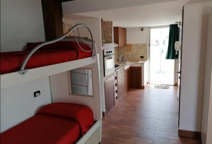 اتاق لوکس خانوادگی, B&b Terracina Holiday