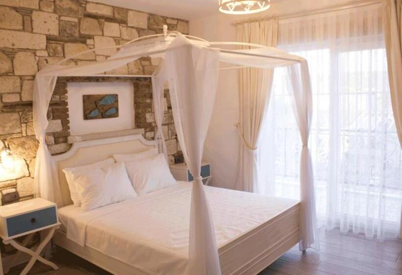 חדר סטנדרט עם מרפסת, Casa Rubi̇no Buti̇k Otel