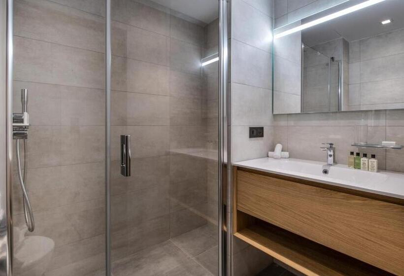 Апартаменты 1 Спальня с Террасой, Manali Lodge By Alpine Resorts