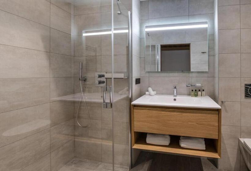 Апартаменты 1 Спальня с Террасой, Manali Lodge By Alpine Resorts