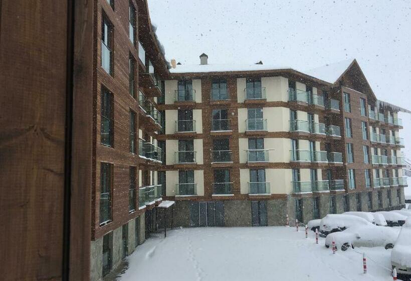 سوییت, New Gudauri Loft 2 Mountain Harmony, Quiet & Cosy Place Next To Main Lift