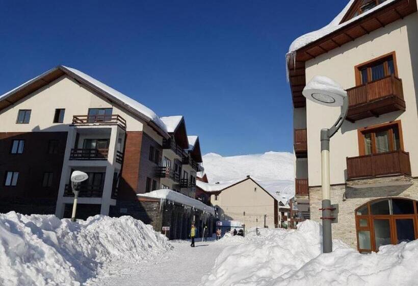 سوییت, New Gudauri Loft 2 Mountain Harmony, Quiet & Cosy Place Next To Main Lift