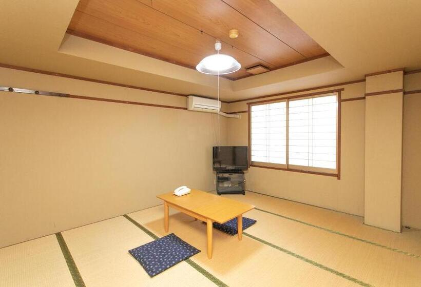 Standard Kolmen Hengen Huone Jaettu kylpyhuone, Tabist Hotel Yakumo Matsue