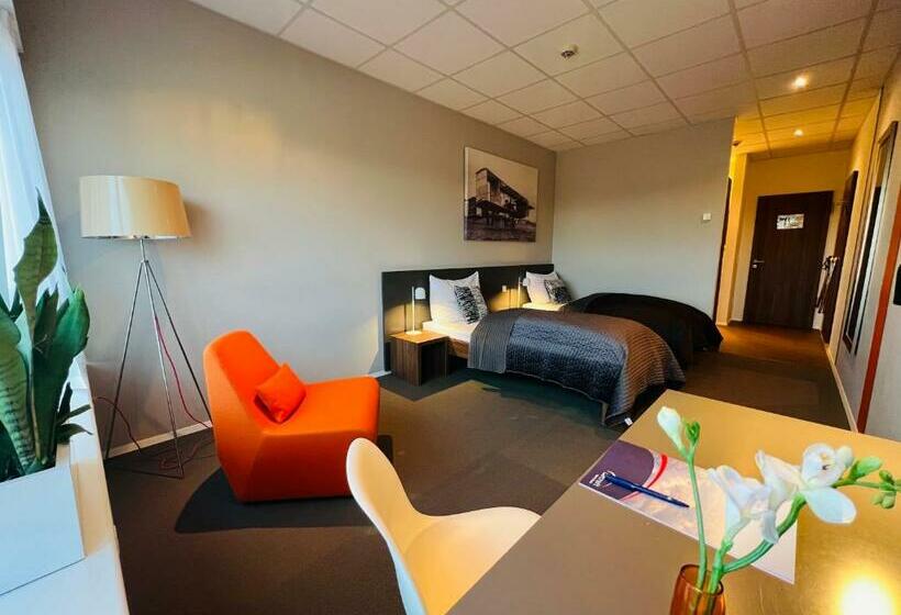 חדר סטנדרט, Aircraft Hotel & Events