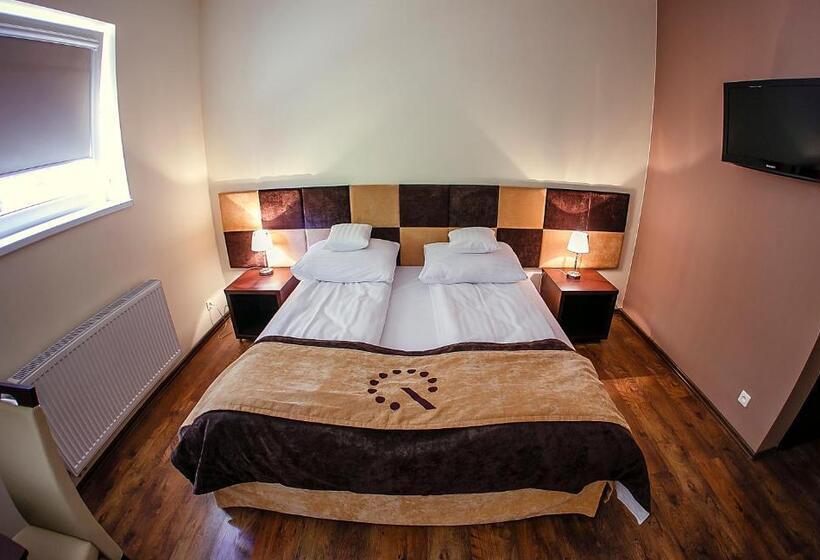 Номер Стандарт Трехместный, Boutique Hotel S Iii Piłsudskiego