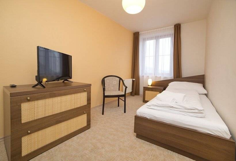 수피리어 트리플 룸, Art