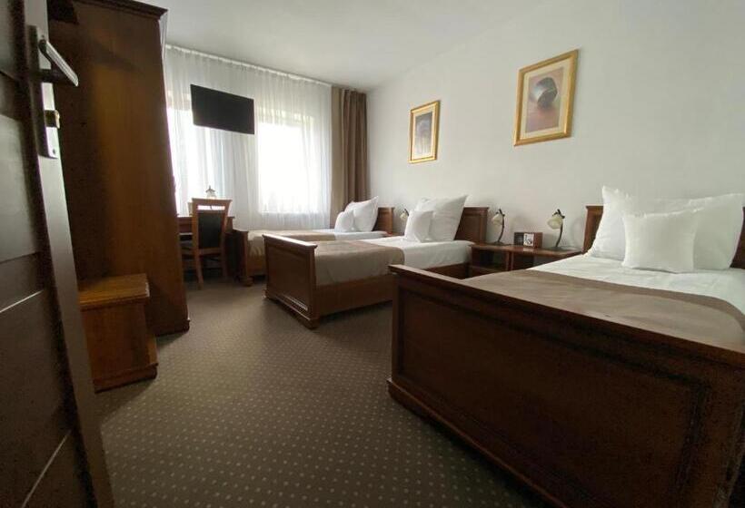 غرفة قياسية ثلاثية, Constancja