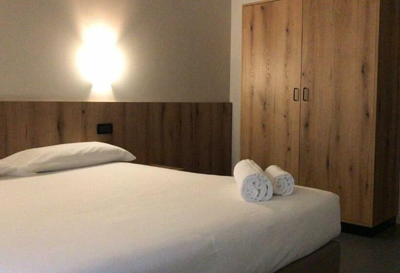 Номер Стандарт Трехместный, Doria Business & Bike