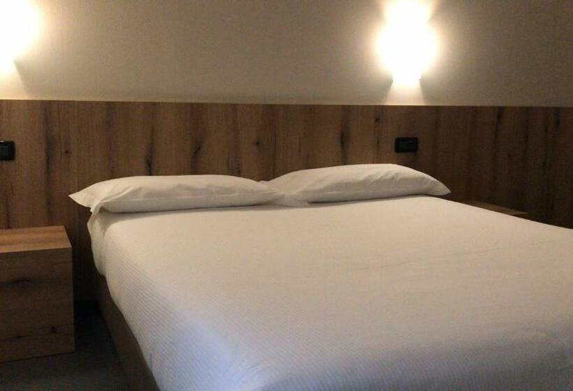 Номер Стандарт Трехместный, Doria Business & Bike