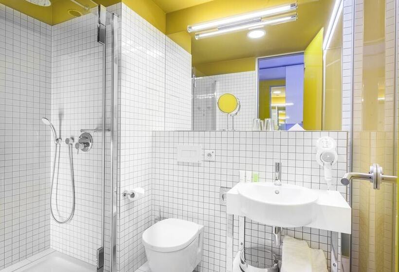 اتاق سوپریور سه تخته, Golf Prague