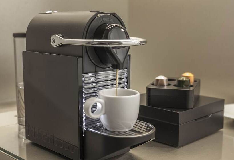 اتاق لوکس سه تخته, Golf Prague