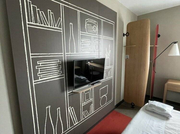 Номер Superior, Ibis Sofia Airport