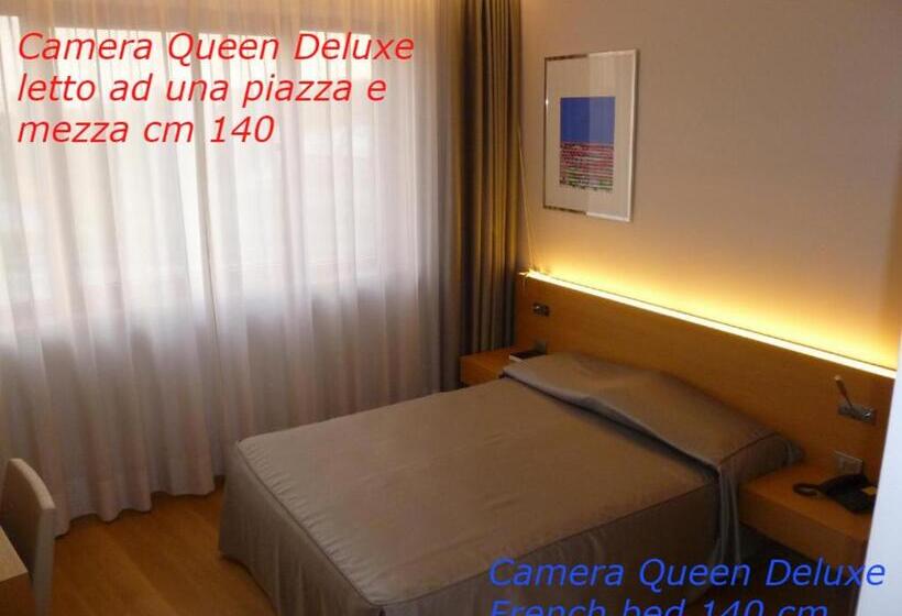 Номер Deluxe, Internazionale