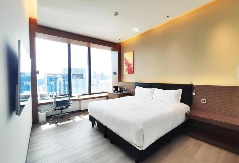 اتاق پرمیوم, One Farrer