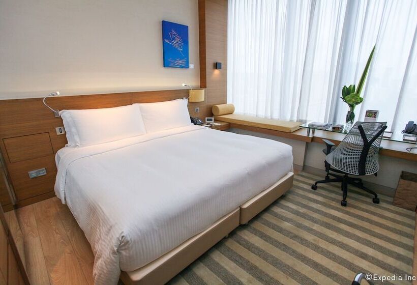 اتاق استاندارد, One Farrer