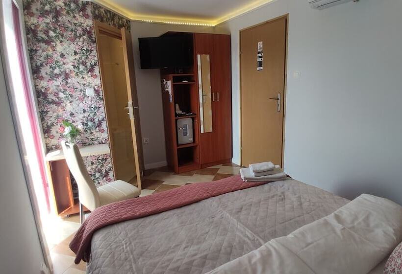 اتاق استاندارد یک نفره, Ow Sargus