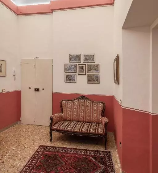 سوئیت با تخت بزرگ, Palazzo Rotati