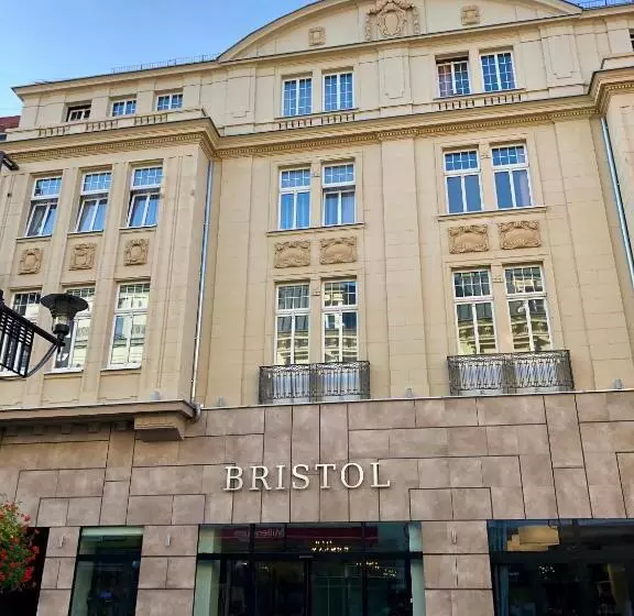 エコノミートリプルルーム, Rezydencja Bristol Kaiserhof 1858