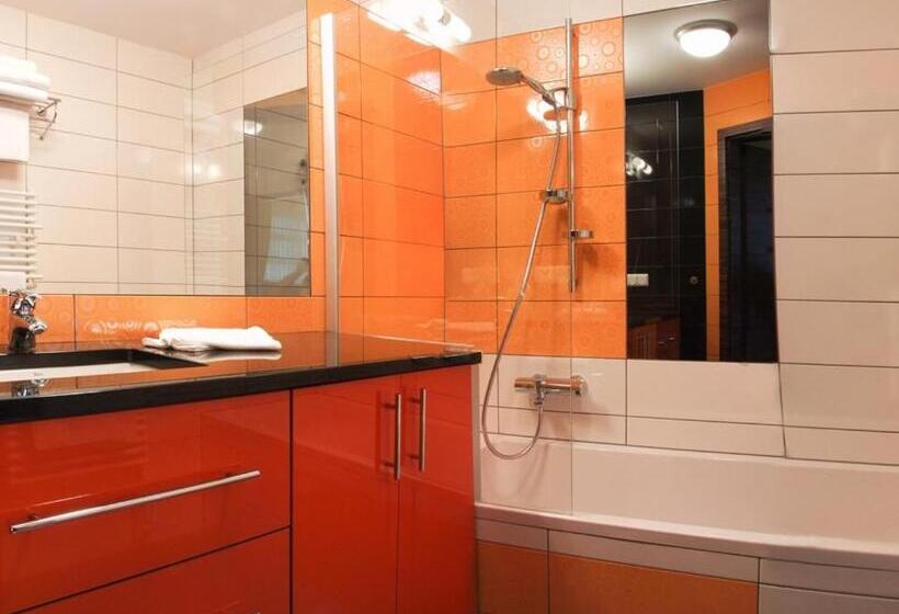 סוויטה דלוקס, Soray