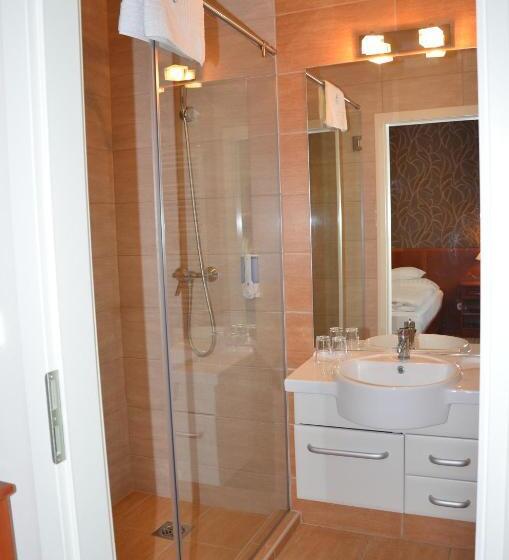 استودیوی استاندارد, Szieszta Panzió