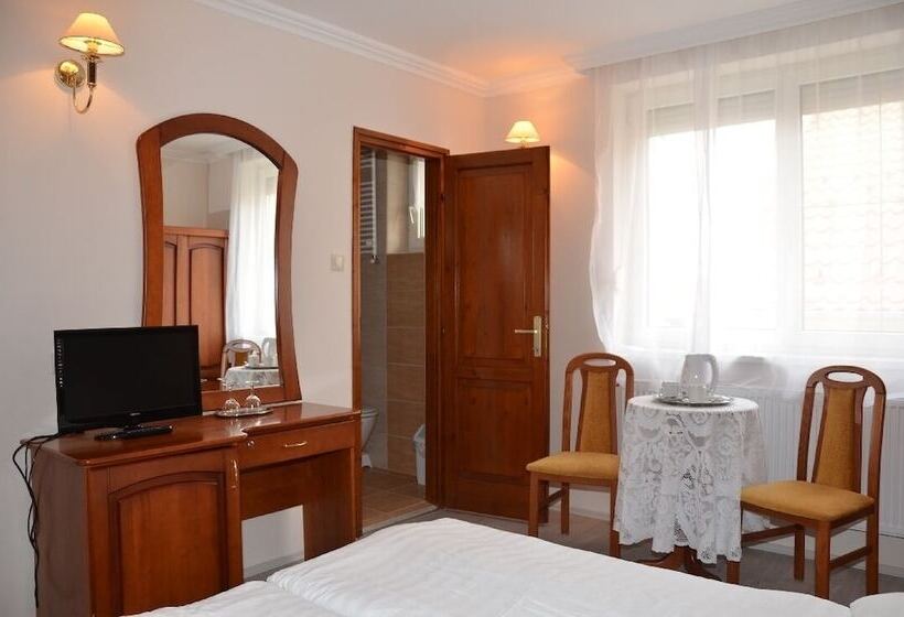 اتاق استاندارد, Szieszta Panzió