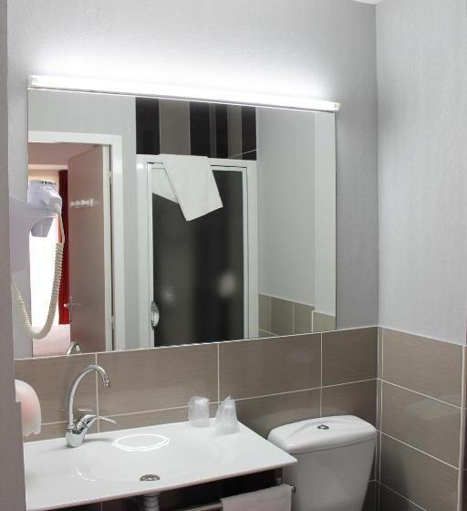 اتاق خانوادگی, The Originals City, Hôtel Albizia, Sarlatlacanéda