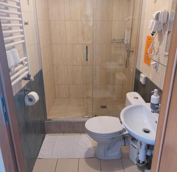 اتاق استاندارد, Willa Julia