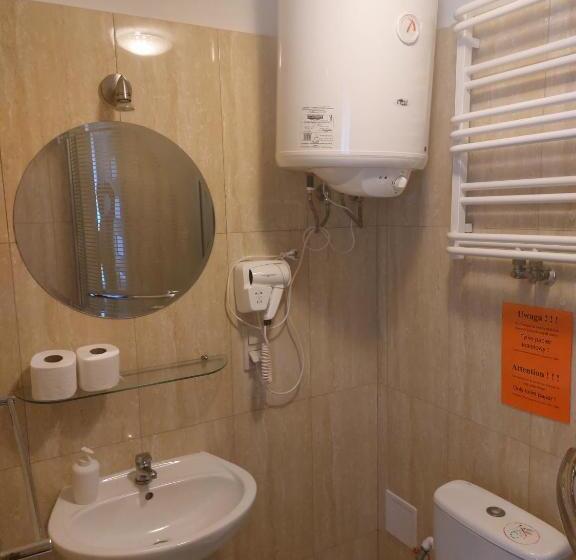 اتاق عادی یک تخته, Willa Julia