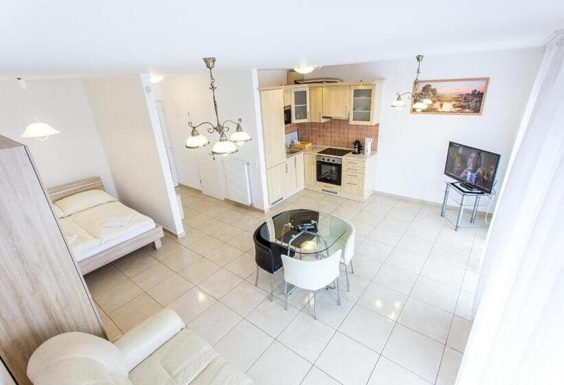 标准工作室, Luxury Apartment Hotel Siófok