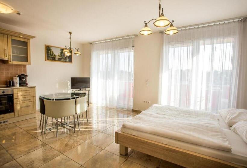 标准工作室, Luxury Apartment Hotel Siófok