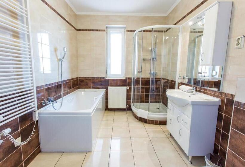 带两个卧室的顶楼公寓, Luxury Apartment Hotel Siófok