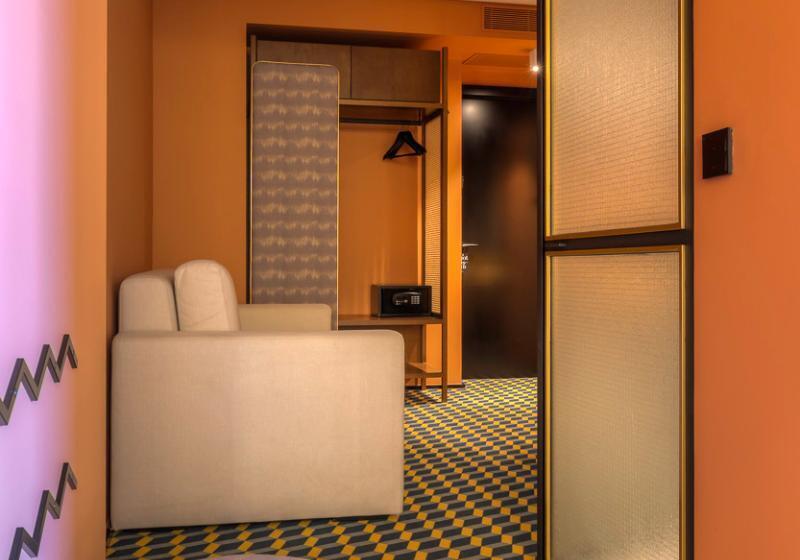 带大床的标准间, Super 8 By Wyndham Al Riyadh