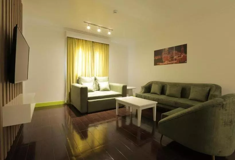 身障者適用キングサイズベッドルーム, Super 8 By Wyndham Al Riyadh