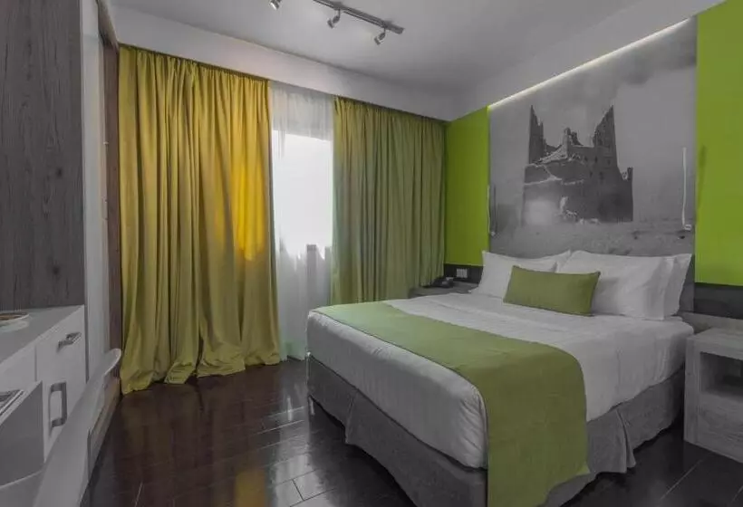 身障者適用キングサイズベッドルーム, Super 8 By Wyndham Al Riyadh